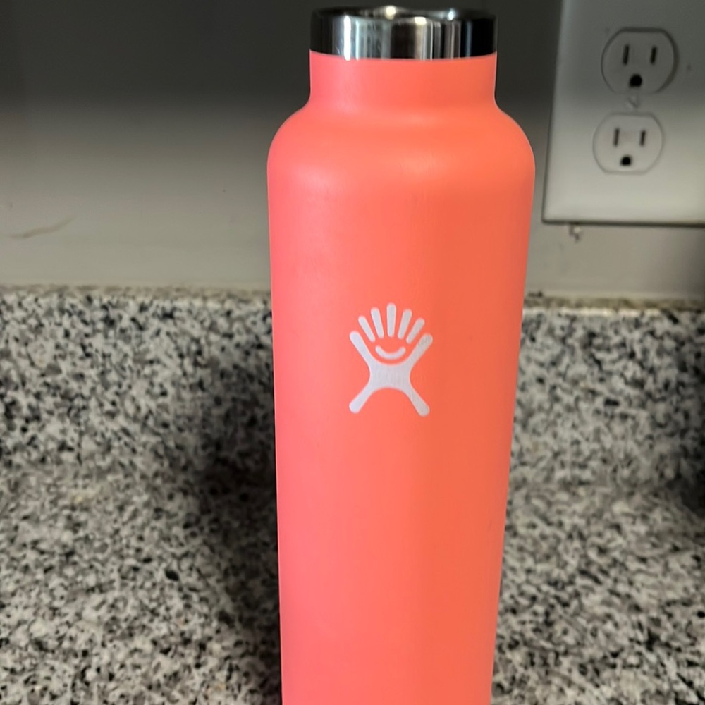 Hydro Flask tumbler 24 ounces